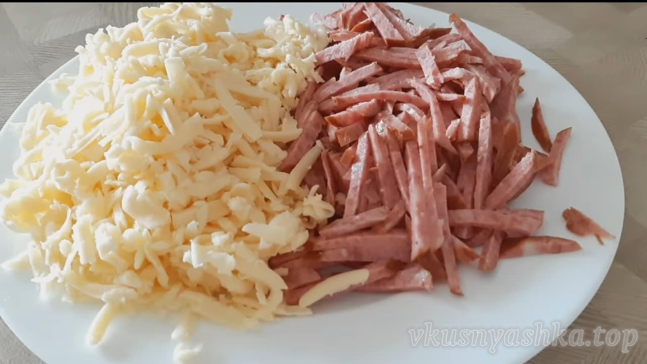 Овощная запеканка с колбасой и сыром в мультиварке