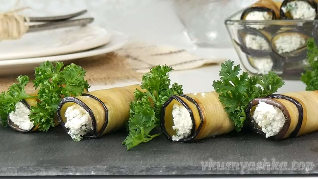Кучерикас - баклажаны, запеченные с сыром и творогом