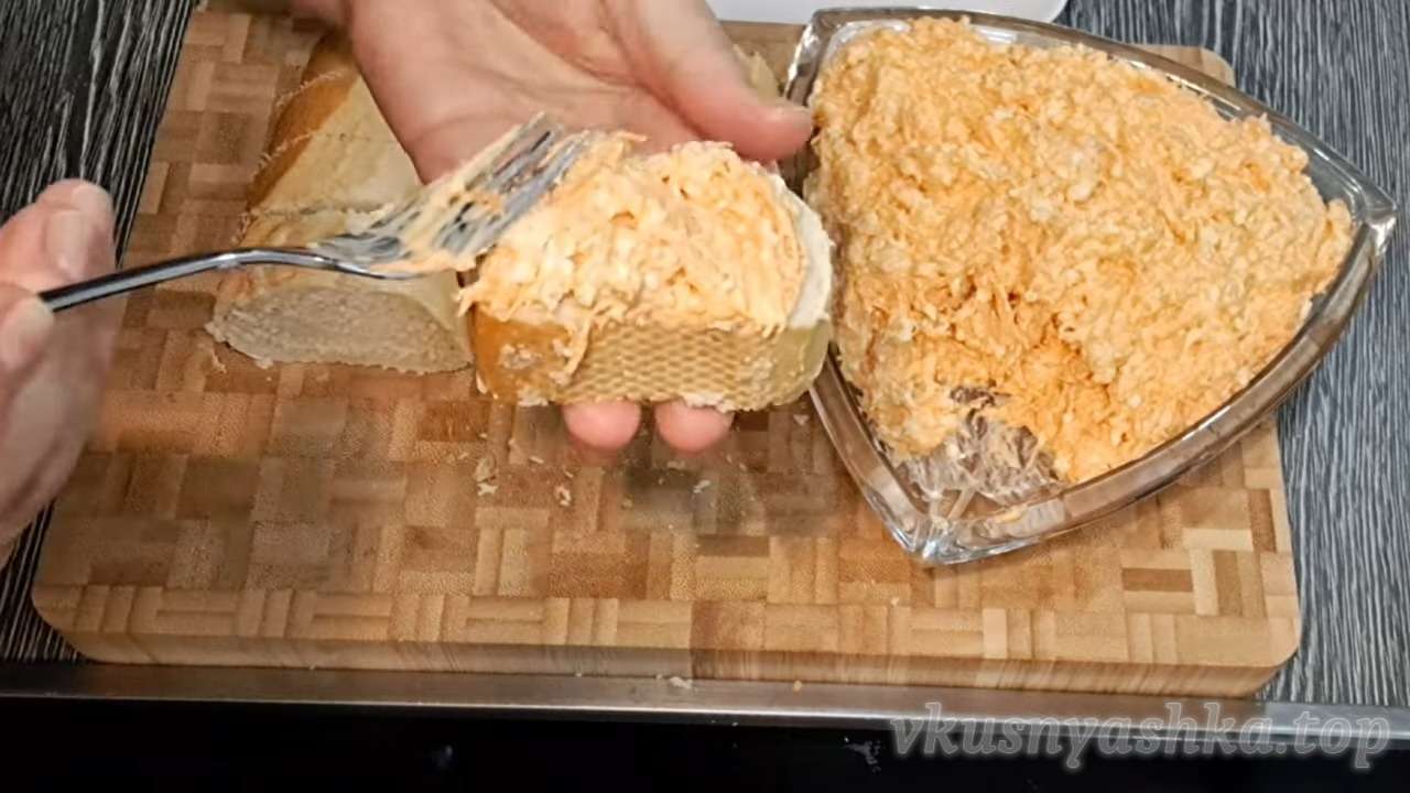 Булочки с колбасным сыром