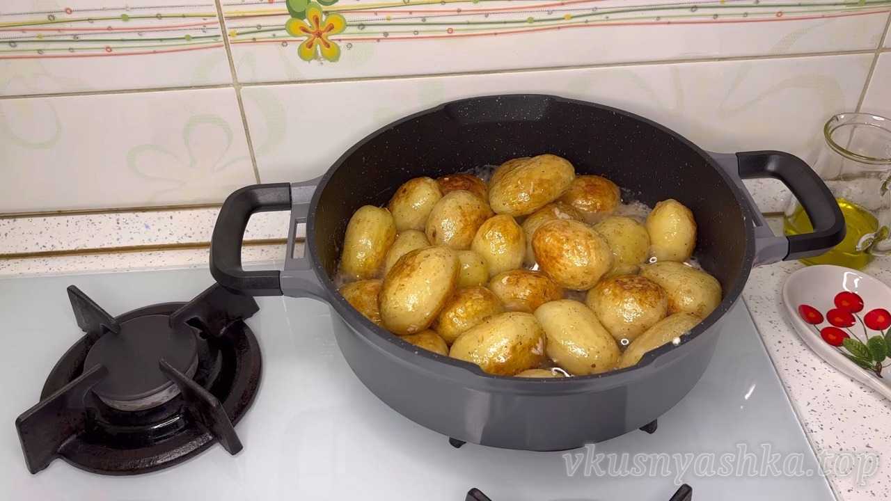 Как приготовить молодую картошку с золотистой корочкой: Шаг 4