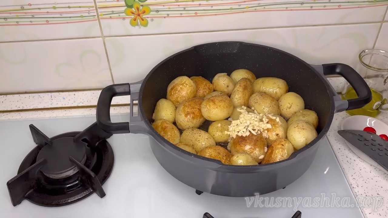 Как приготовить молодую картошку с золотистой корочкой: Шаг 5