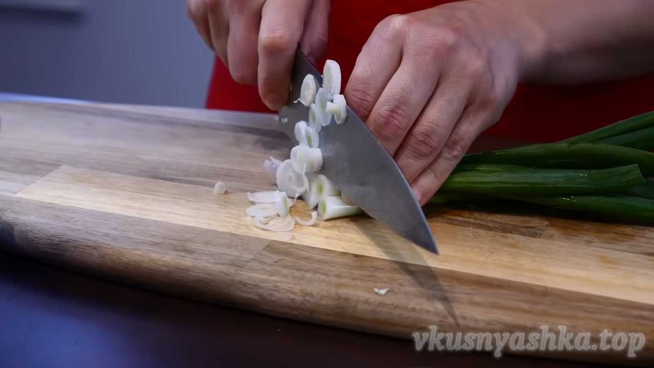 Как приготовить салат «минутка» из молодой капусты с фасолью: Шаг 2