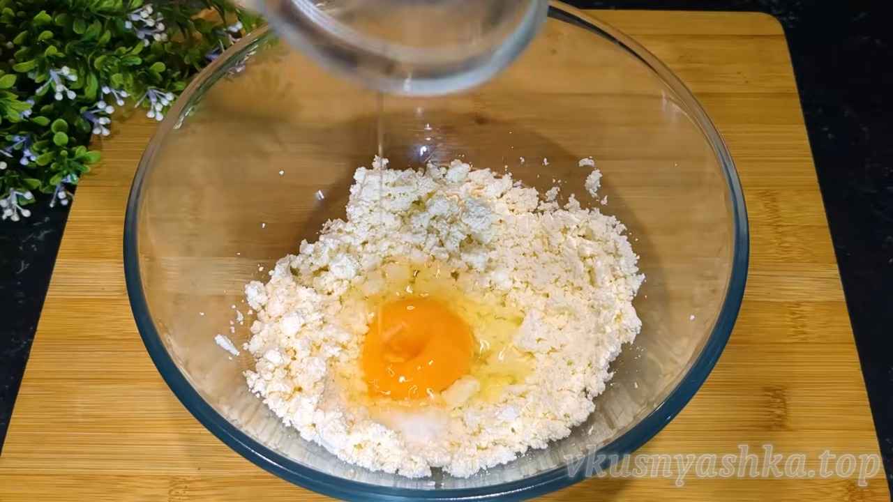 Как приготовить кабачковые хачапури без муки на сковороде: Шаг 2