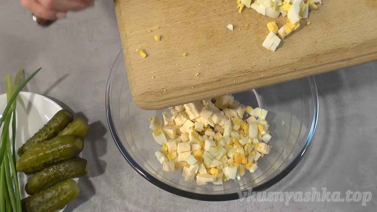 Как приготовить салат «экономный»: Шаг 3