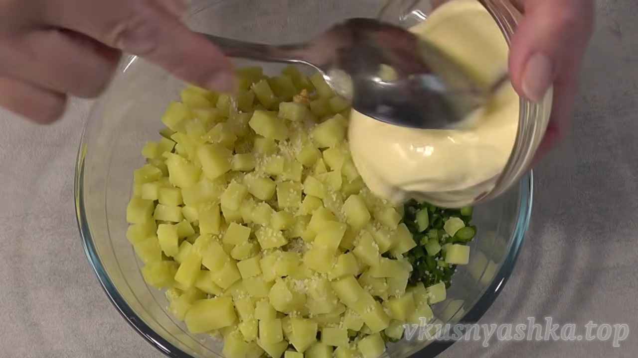 Как приготовить салат «экономный»: Шаг 6