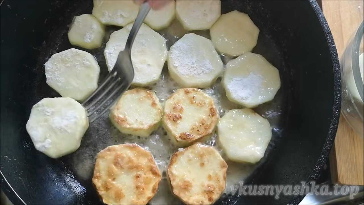 Как приготовить сэндвичи из кабачков с нежной сырно-яичной начинкой: Шаг 2