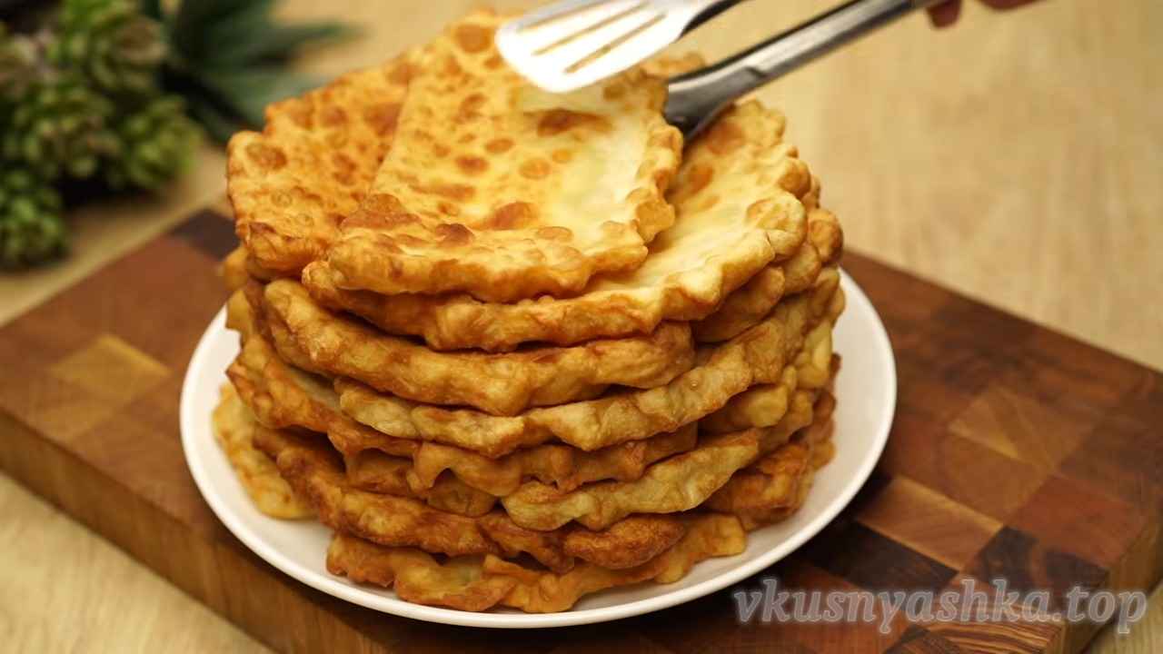 Домашние чебуреки с творогом на кефире