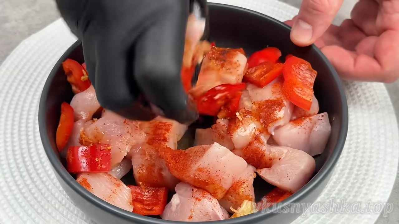 Как приготовить куриные шашлычки на шпажках в аэрогриле: Шаг 4