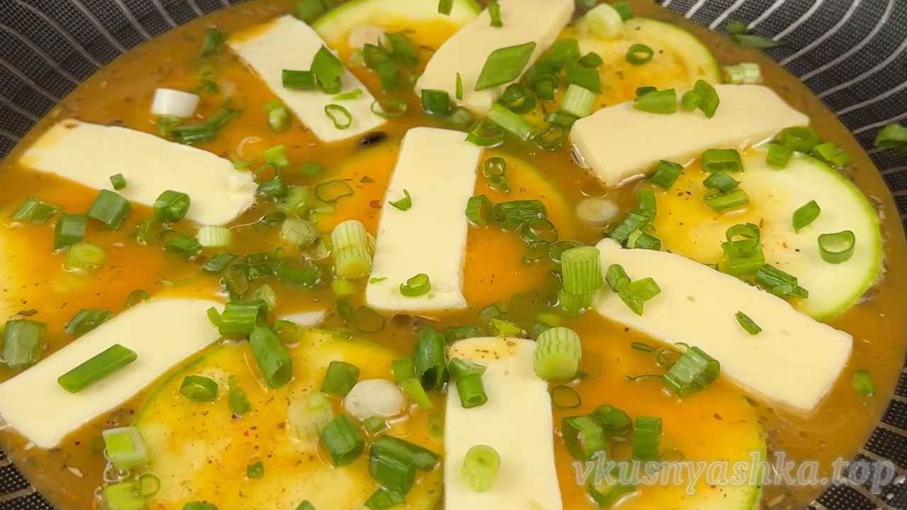 Как приготовить сочную пиццу из кабачков на сковороде: Шаг 5