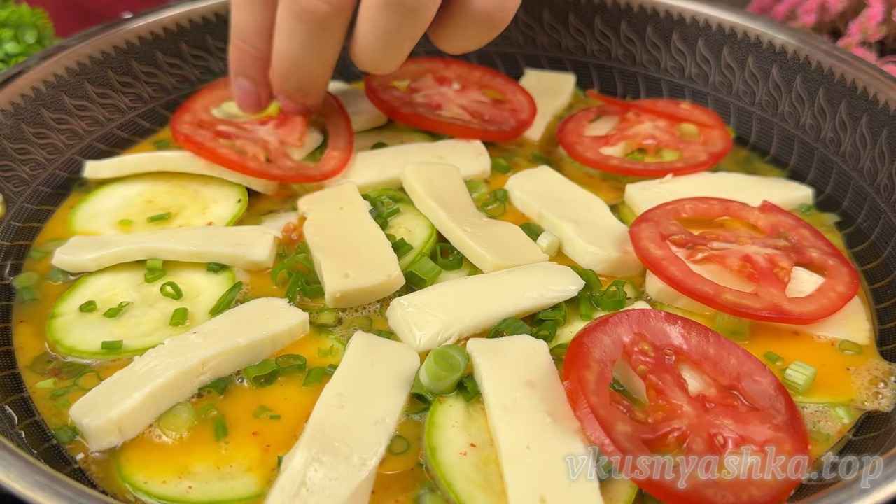 Как приготовить сочную пиццу из кабачков на сковороде: Шаг 6