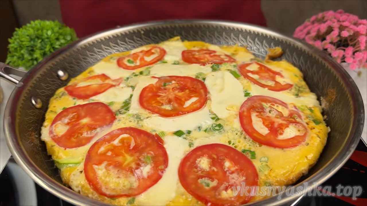 Сочная пицца из кабачков на сковороде